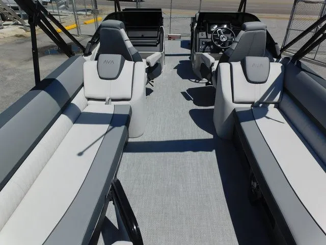Slide: The Image of Avalon Catalina Quad Lounger 25 FT 2026 - 13
