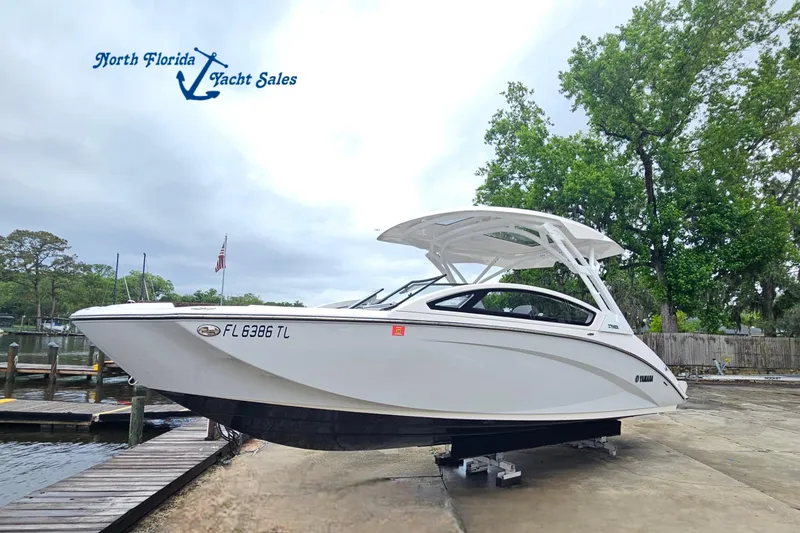 The Image of 2023 Yamaha Boats 275SDX displayed at North Florida Yacht Sales dock. - 1