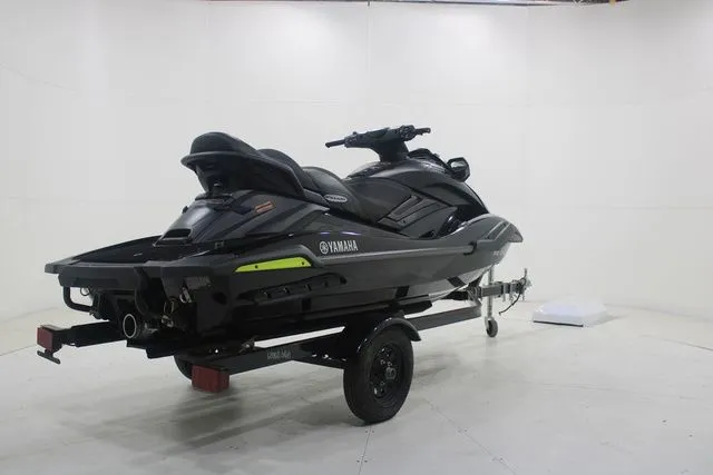 Slide: The Image of Yamaha FX Cruiser SVHO 2021 - 7