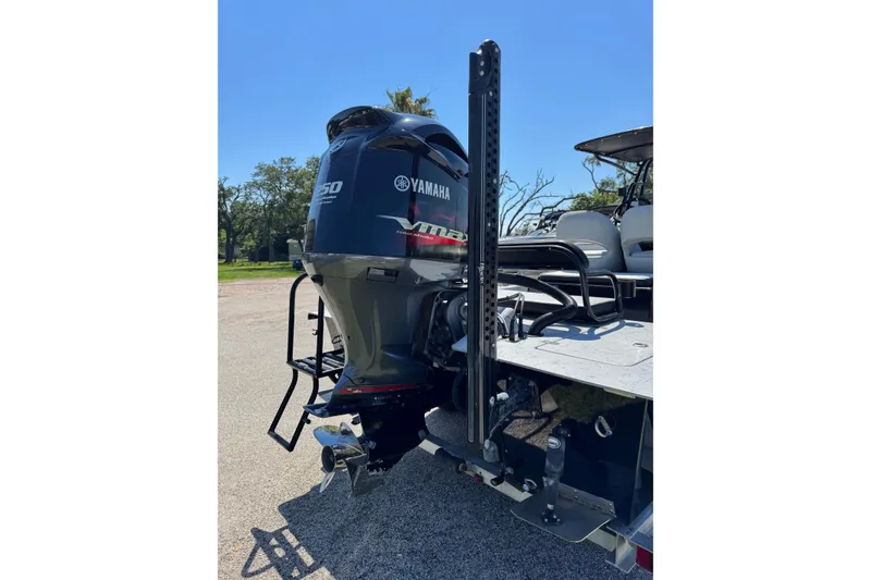 Slide: The Image of 2016 El Pescador 24 CAT boat with Yamaha VMAX 250 outboard motor. - 14