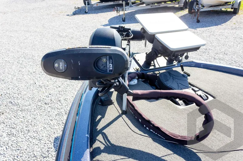 Slide: The Image of 2018 Skeeter ZX250 boat deck with trolling motor and electronic mounts. - 13