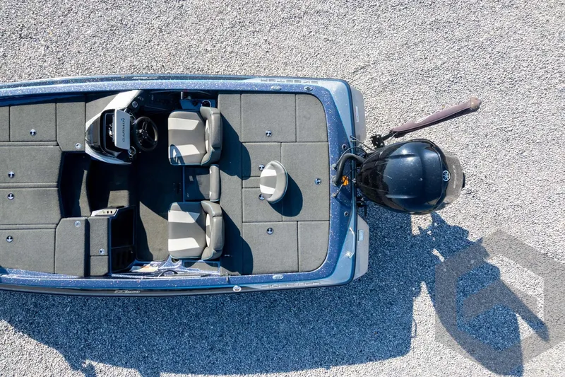 Slide: The Image of Top view of 2018 Skeeter ZX250 boat on gravel surface. - 39