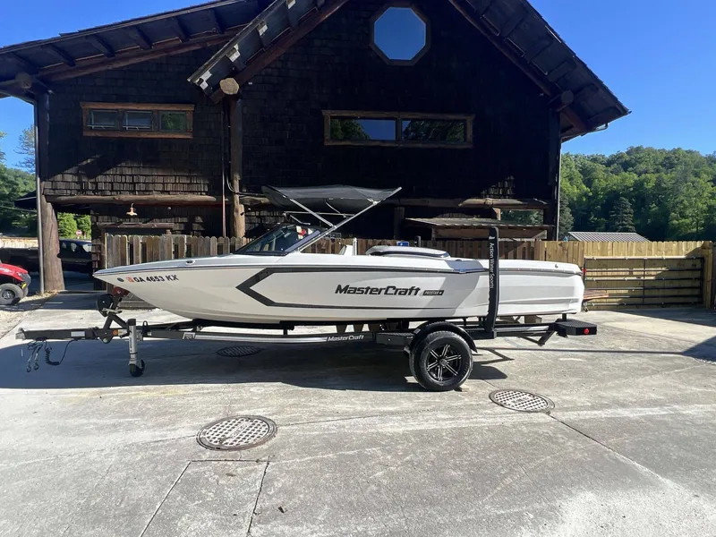 Slide: The Image of MasterCraft ProStar 2023 - 10