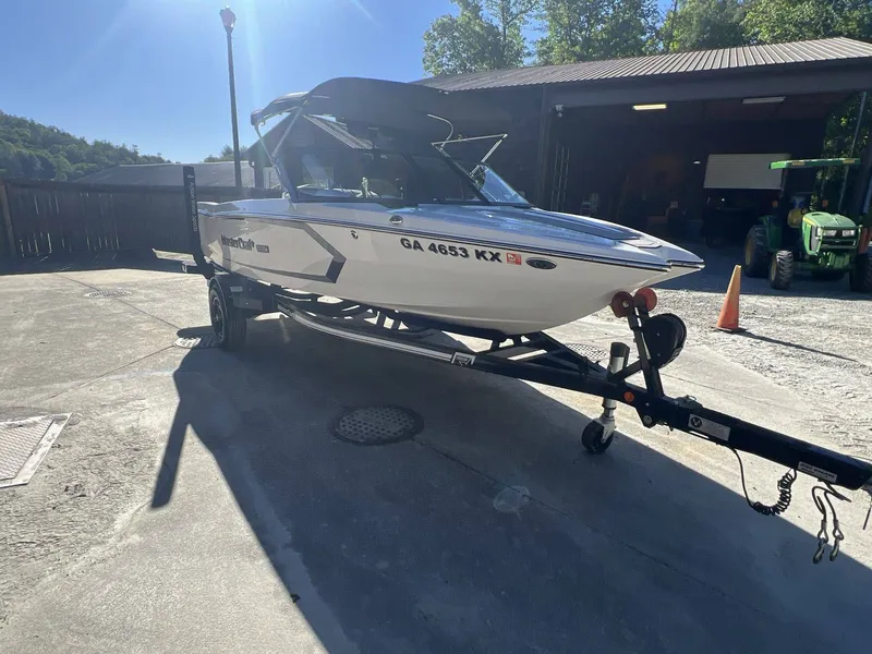 Slide: The Image of MasterCraft ProStar 2023 - 12