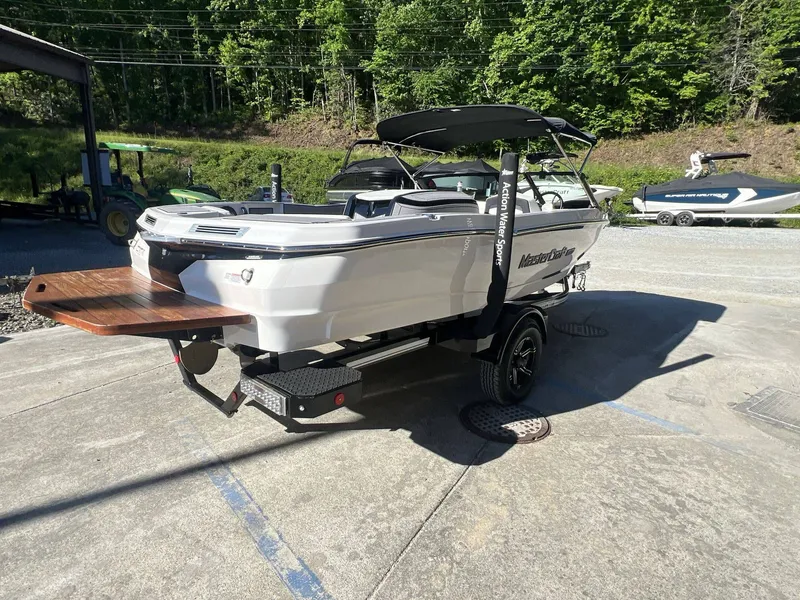 Slide: The Image of MasterCraft ProStar 2023 - 13