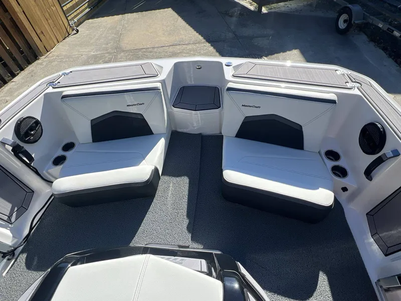 Slide: The Image of MasterCraft ProStar 2023 - 8