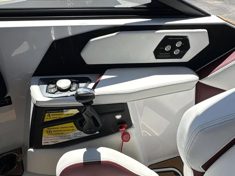 Slide: The Image of Nautique Super Air Nautique S23 2026 - 10