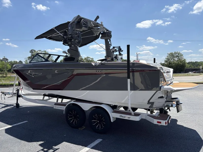 Slide: The Image of Nautique Super Air Nautique S23 2026 - 14