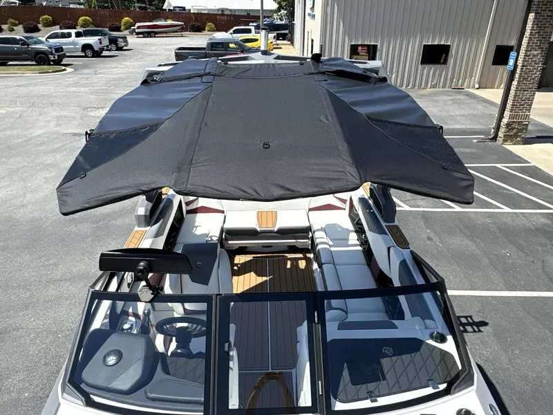 Slide: The Image of Nautique Super Air Nautique S23 2026 - 15