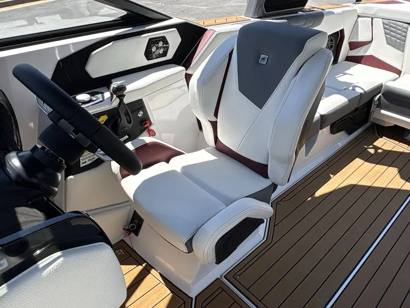 Slide: The Image of Nautique Super Air Nautique S23 2026 - 21