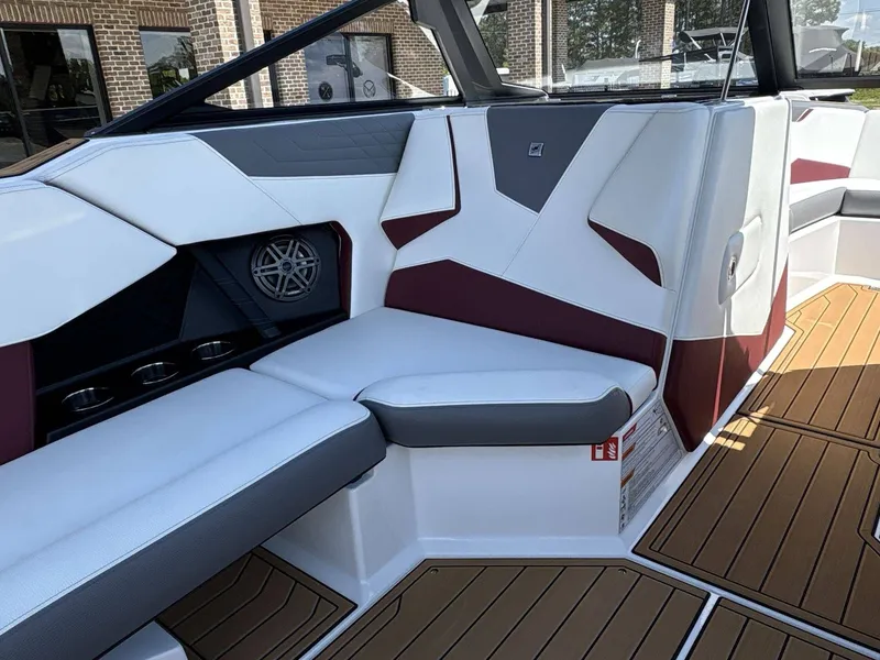 Slide: The Image of Nautique Super Air Nautique S23 2026 - 25