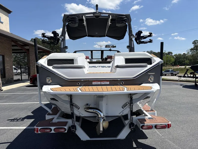 Slide: The Image of Nautique Super Air Nautique S23 2026 - 4