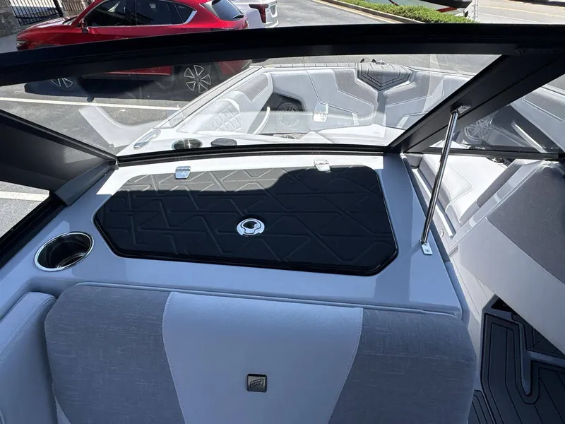 Slide: The Image of Nautique Super Air Nautique GS20 2026 - 15