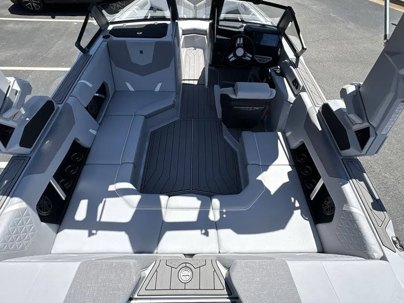 Slide: The Image of Nautique Super Air Nautique GS20 2026 - 26