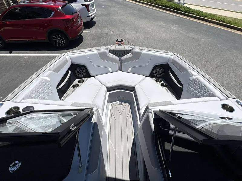 Slide: The Image of Nautique Super Air Nautique GS20 2026 - 30
