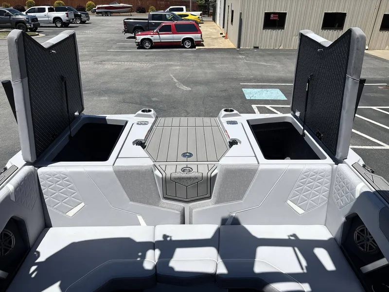 Slide: The Image of Nautique Super Air Nautique GS20 2026 - 6
