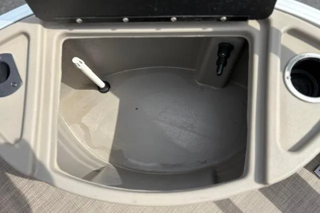 Slide: The Image of Livewell compartment on 2022 Sun Tracker Fishin' Barge 22 XP3 pontoon boat. - 31