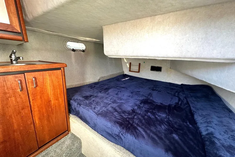 Slide: The Image of Queen size bed. - 19