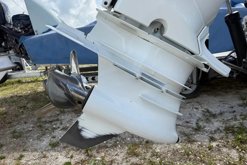 Slide: The Image of 2024 H-Craft 27 CC boat motor with stainless steel propeller on display. - 7
