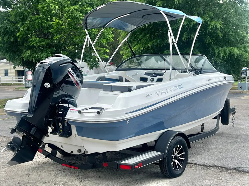 Slide: The Image of Tahoe 200 S Bowrider 2022 - 5