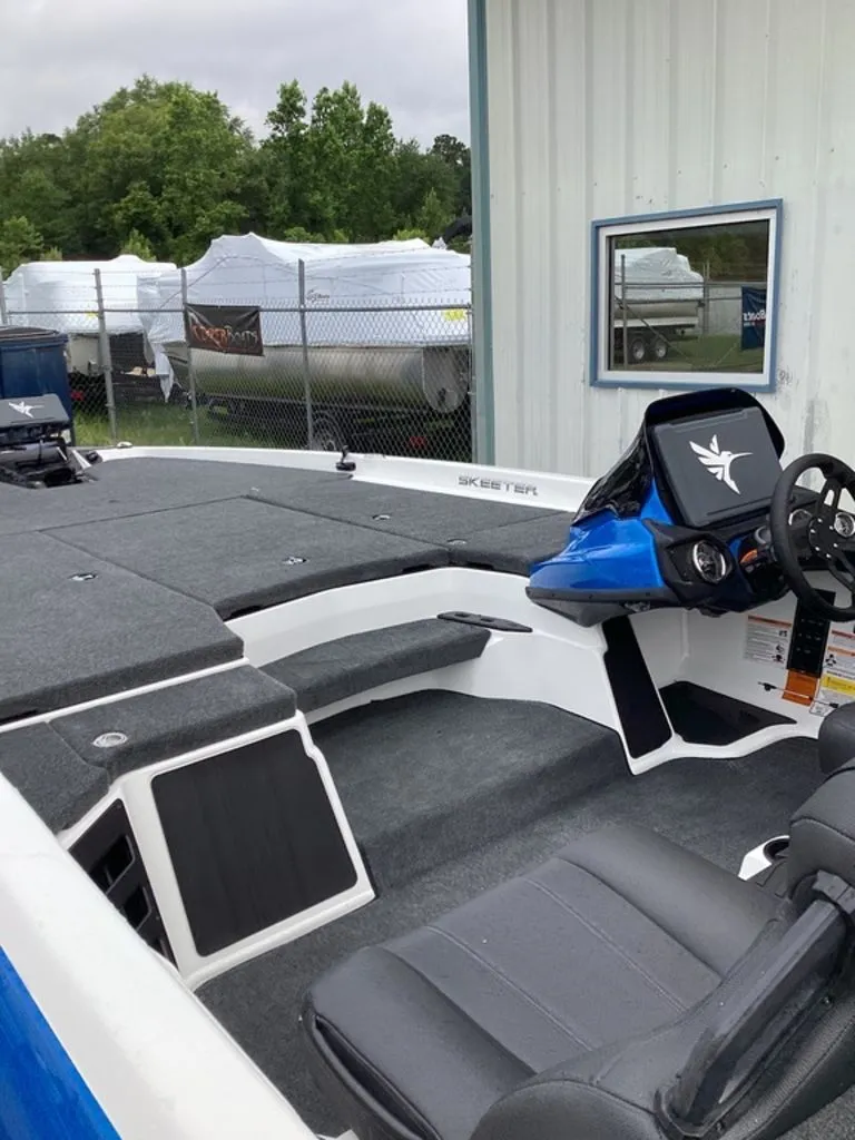 Slide: The Image of Skeeter ZXR21 SE 2026 - 12