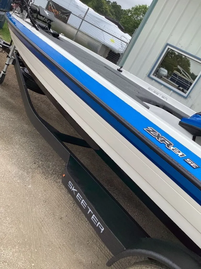 Slide: The Image of Skeeter ZXR21 SE 2026 - 16