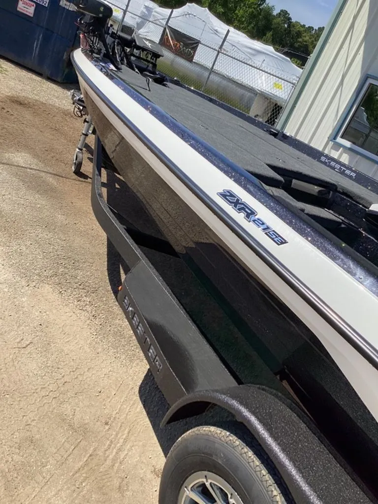 Slide: The Image of Skeeter ZXR21 SE 2026 - 11