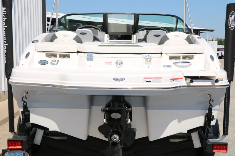 Slide: The Image of Chaparral 21 SSi Ski/Fish 2025 - 11