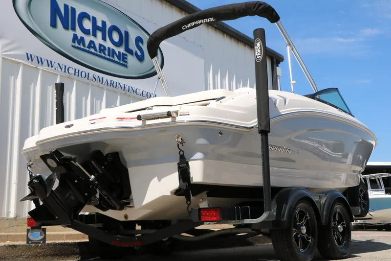 Slide: The Image of Chaparral 21 SSi Ski/Fish 2025 - 12