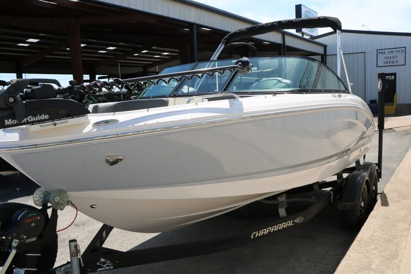 Slide: The Image of Chaparral 21 SSi Ski/Fish 2025 - 25