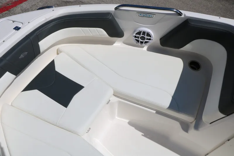 Slide: The Image of Chaparral 21 SSi Ski/Fish 2025 - 29