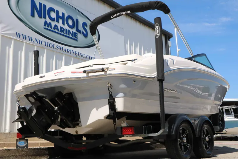 Slide: The Image of Chaparral 21 SSi Ski/Fish 2025 - 12