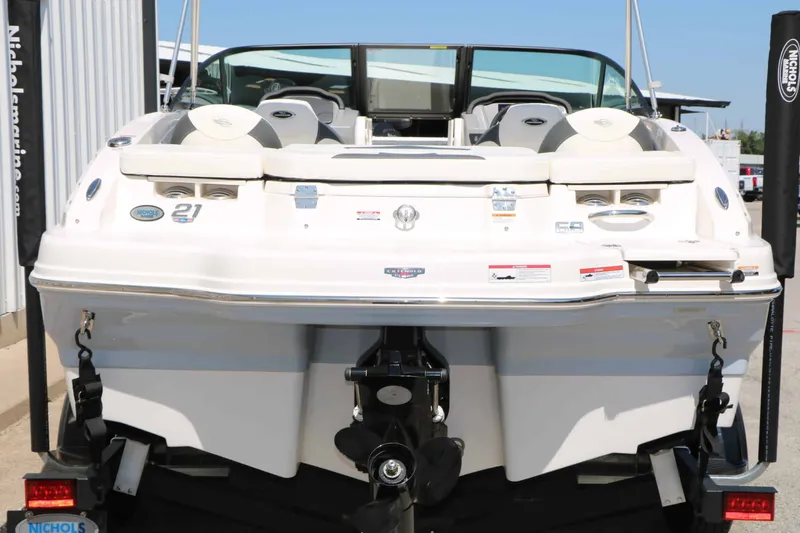 Slide: The Image of Chaparral 21 SSi Ski/Fish 2025 - 11