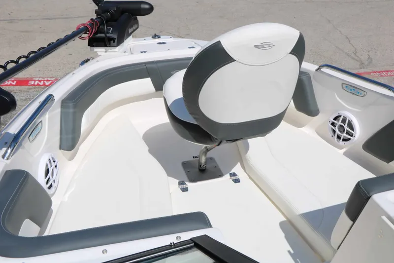 Slide: The Image of Chaparral 21 SSi Ski/Fish 2025 - 43