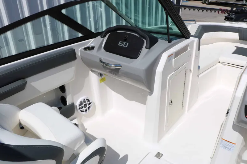 Slide: The Image of Chaparral 21 SSi Ski/Fish 2025 - 33