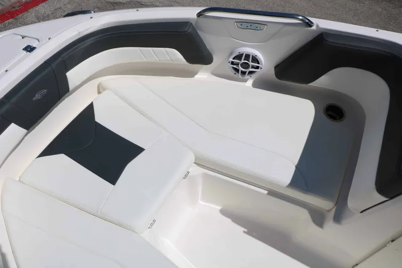 Slide: The Image of Chaparral 21 SSi Ski/Fish 2025 - 29