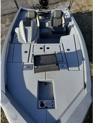 Slide: The Image of Xpress Hyper-Lift Crappie H18C 2026 - 9
