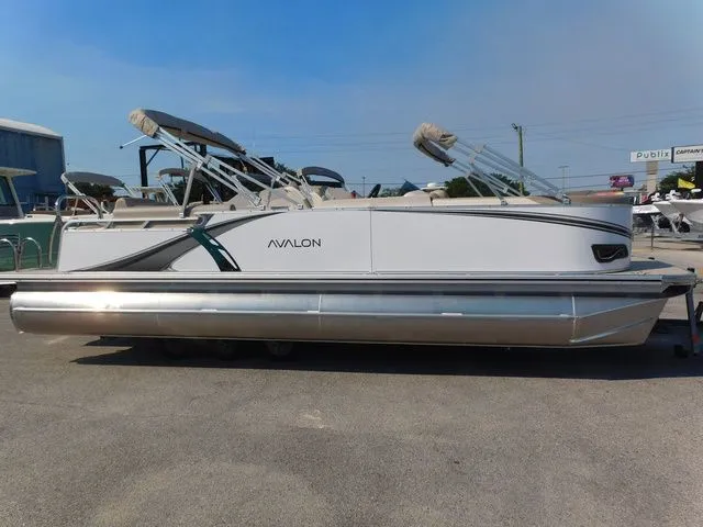 The Image of Avalon LSZ Quad Lounger Shift 25 FT 2026 - 1
