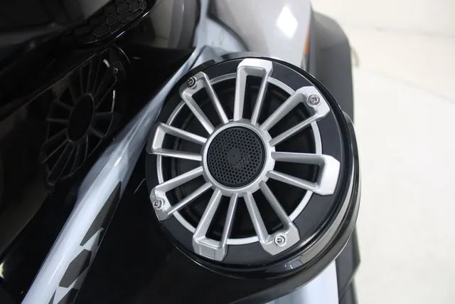 Slide: The Image of Kawasaki Jet Ski Ultra 160 2026 - 10