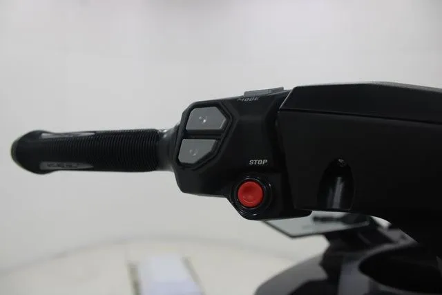 Slide: The Image of Kawasaki Jet Ski Ultra 160 2026 - 11