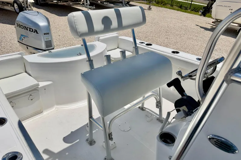 Slide: The Image of 2009 Sea Fox 216 Center Console boat interior with Honda 200 V6 engine. - 14
