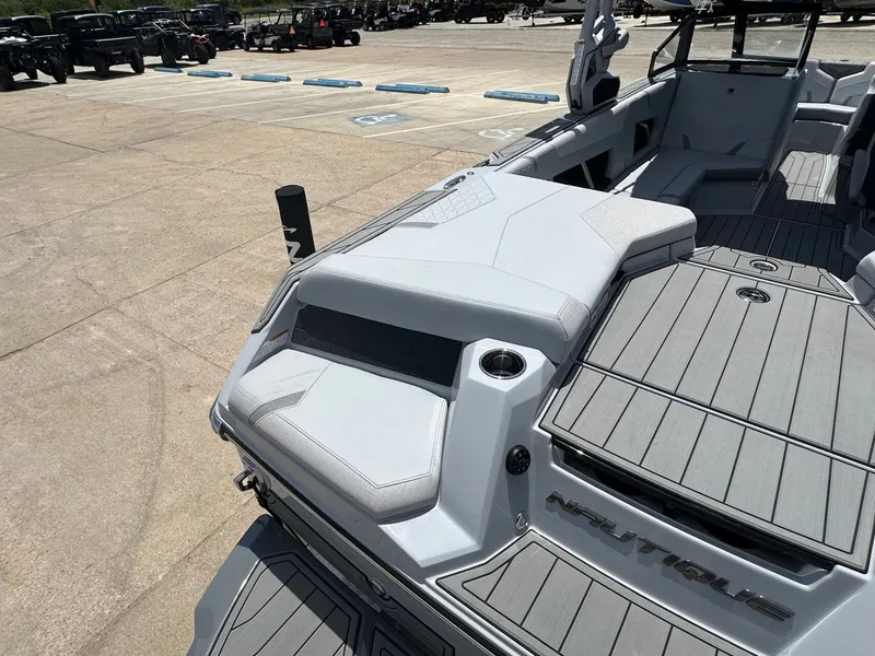 Slide: The Image of Nautique Super Air Nautique GS22 2026 - 12