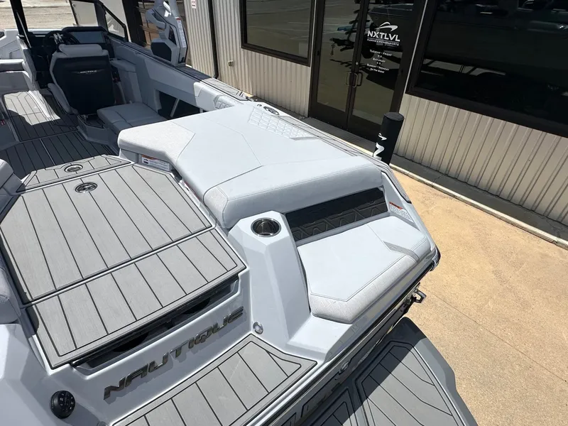Slide: The Image of Nautique Super Air Nautique GS22 2026 - 13