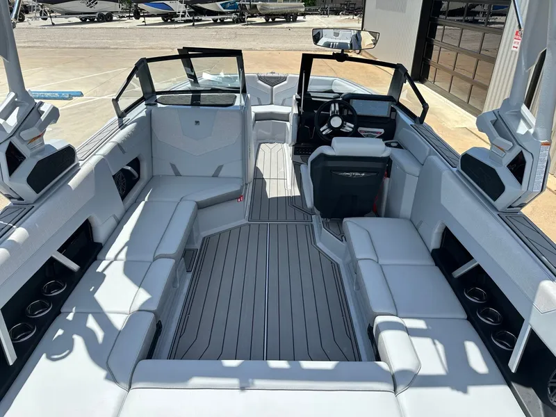 Slide: The Image of Nautique Super Air Nautique GS22 2026 - 15