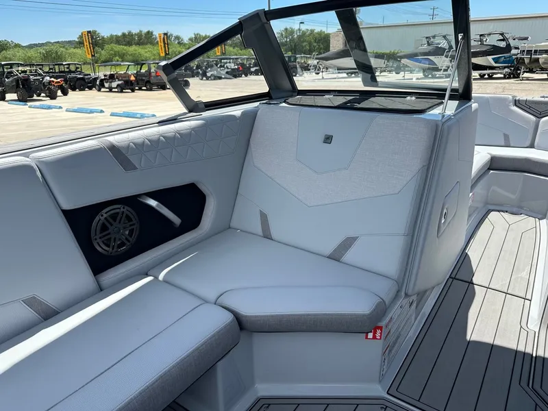 Slide: The Image of Nautique Super Air Nautique GS22 2026 - 17