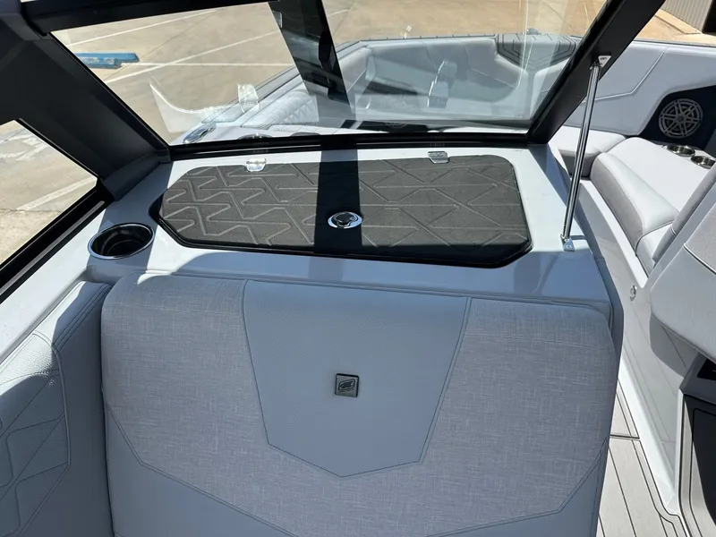Slide: The Image of Nautique Super Air Nautique GS22 2026 - 18