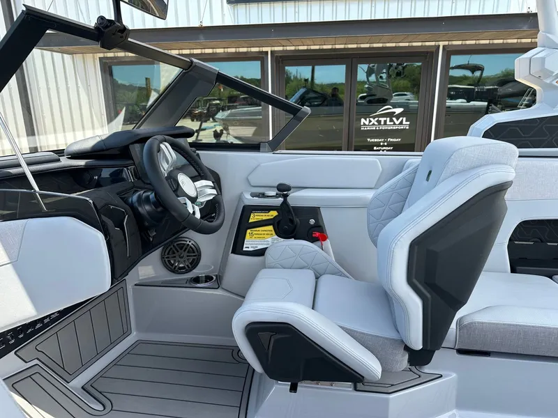 Slide: The Image of Nautique Super Air Nautique GS22 2026 - 20