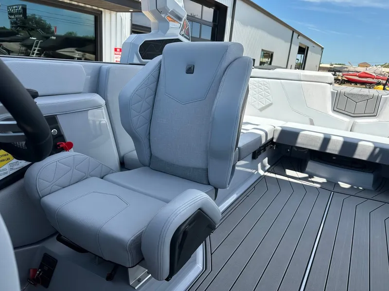 Slide: The Image of Nautique Super Air Nautique GS22 2026 - 21