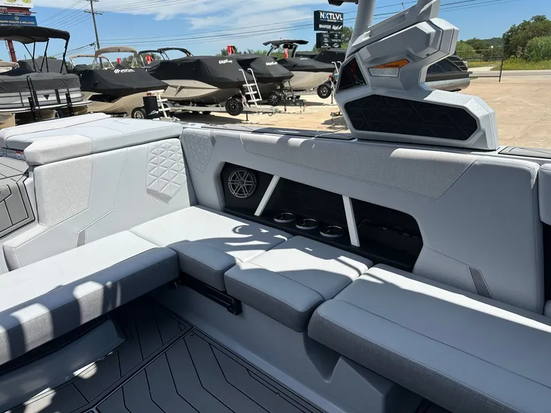 Slide: The Image of Nautique Super Air Nautique GS22 2026 - 30