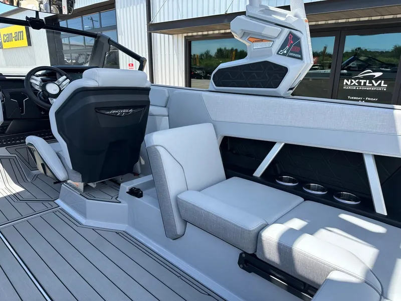 Slide: The Image of Nautique Super Air Nautique GS22 2026 - 34